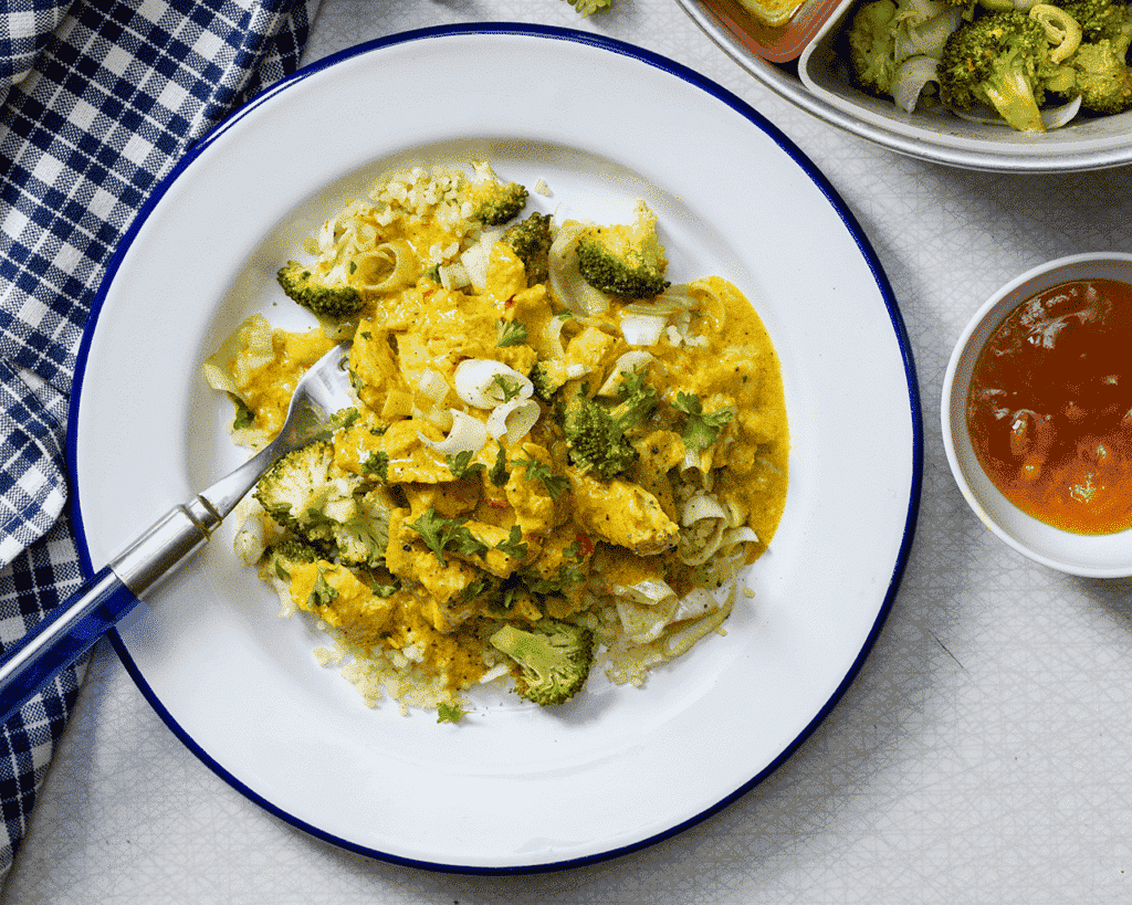 Kycklingcurry med kryddiga grönsaker och bulgur